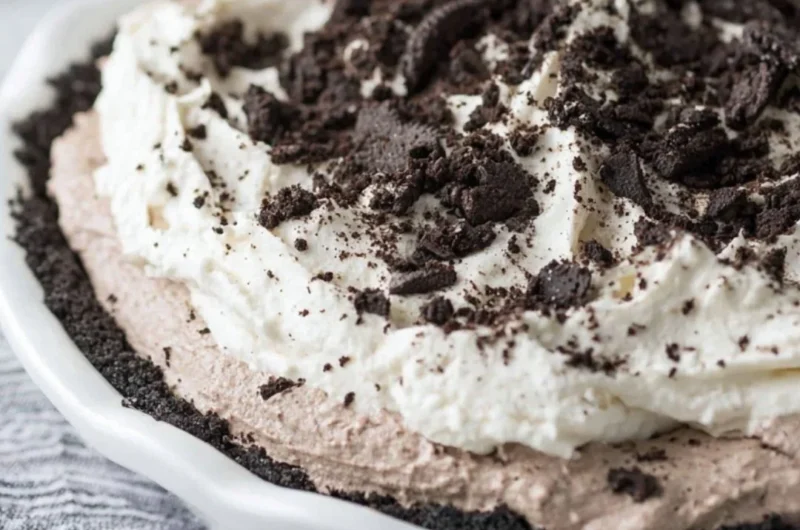 Delicious Oreo Pudding Pie with chocolate cream and cookie crust